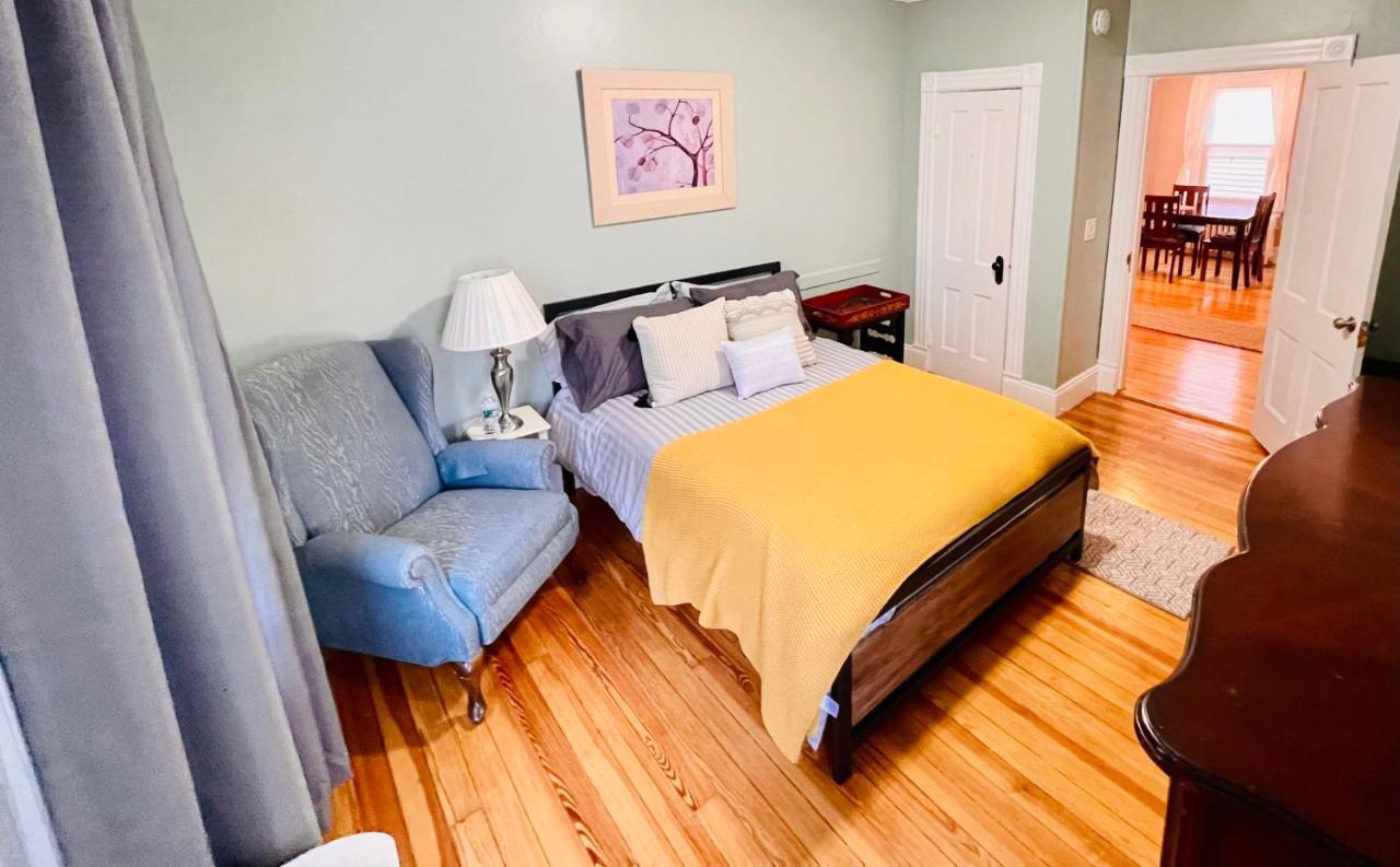 نيو لندن Delightful 2Br Apartment With Balcony - 15 Min From Mohegan Sun- Foxwoods Casinos & Mystic المظهر الخارجي الصورة